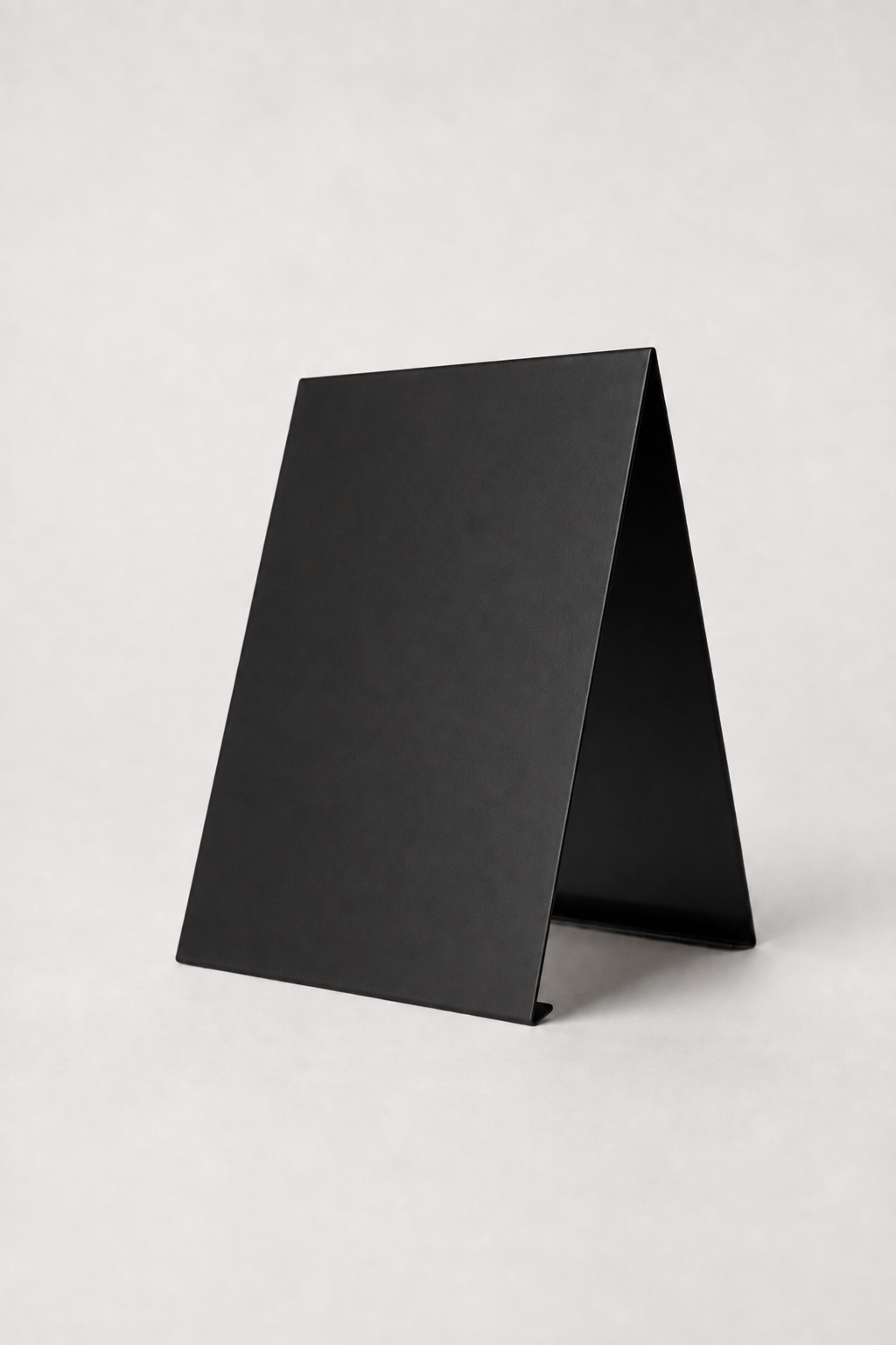SIMPLE BLACK