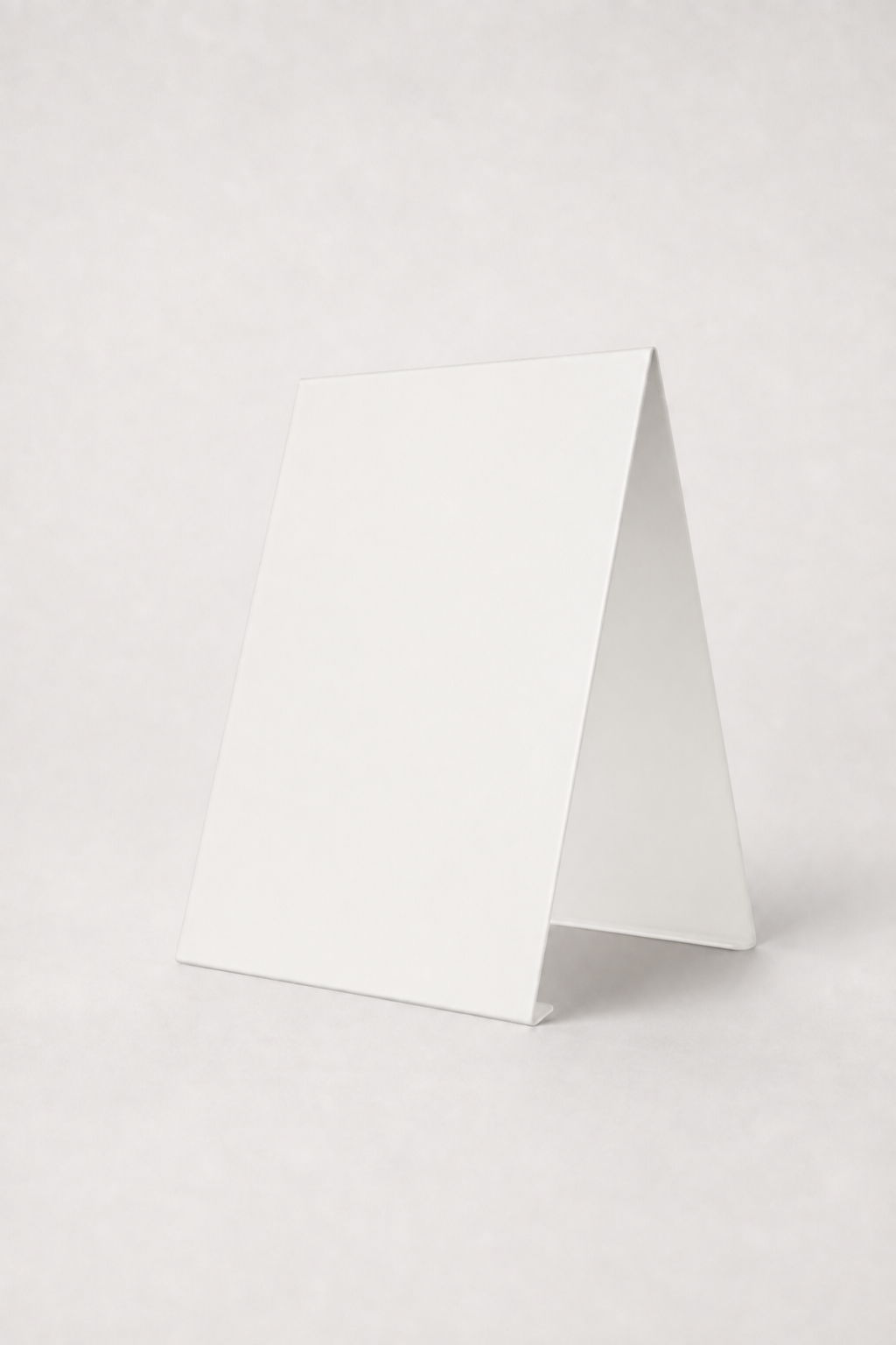 SIMPLE WHITE