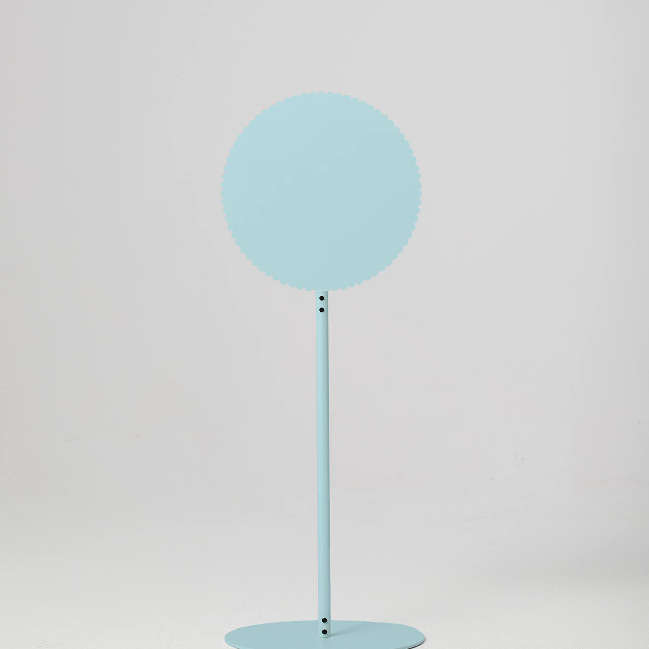 Daisy Standing Sign Baby Blue