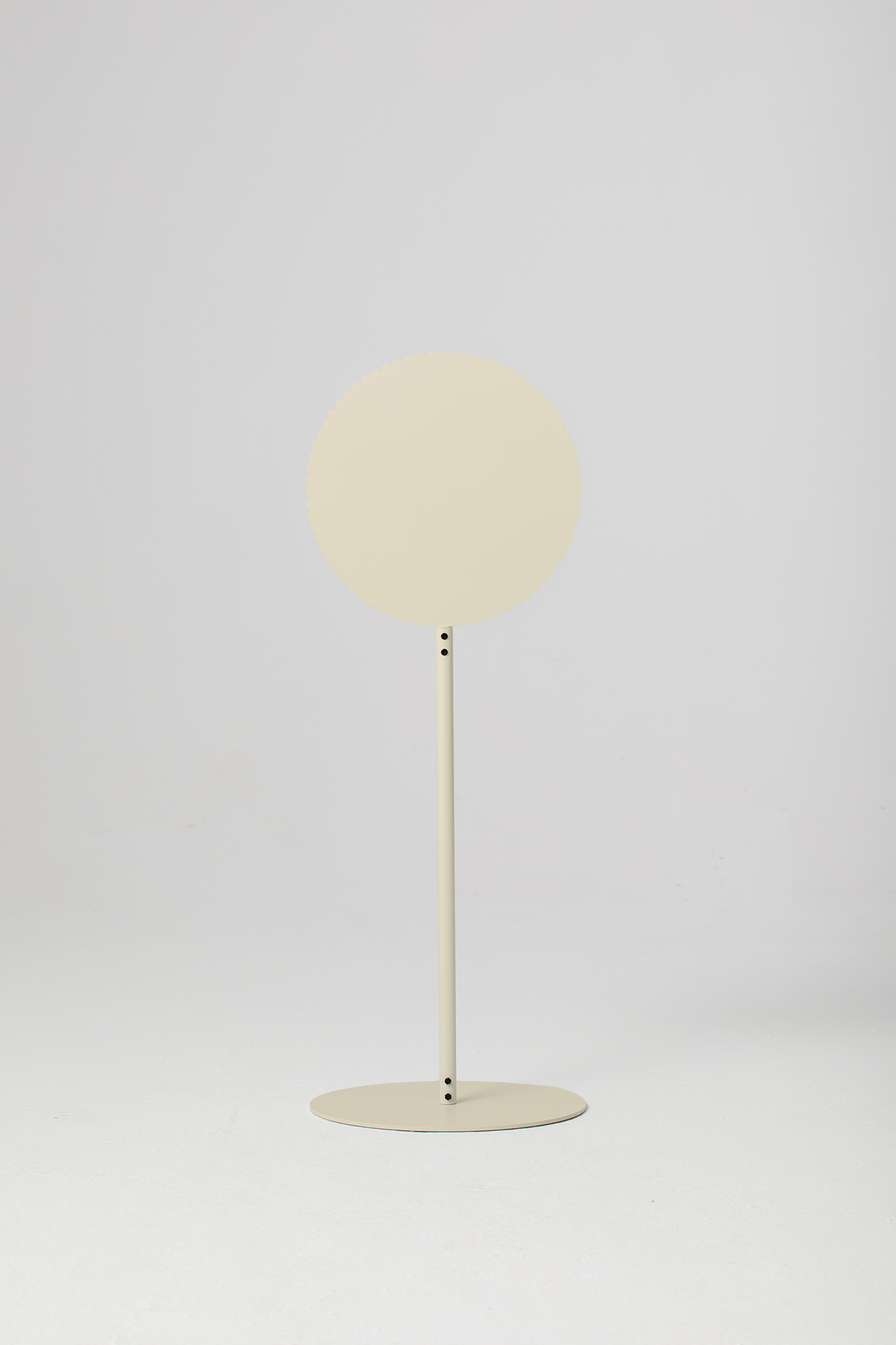 Daisy Standing Sign Ivory