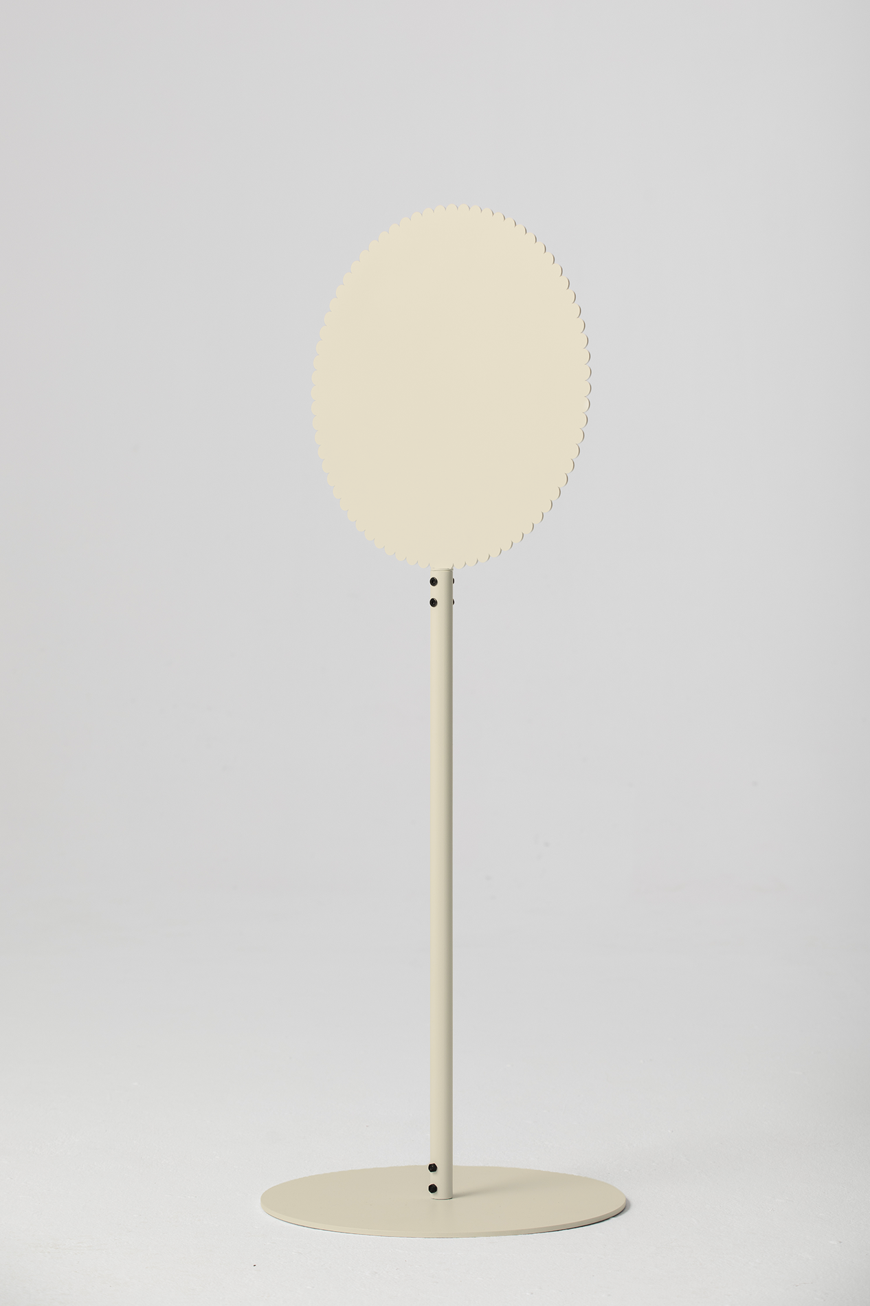 Daisy Standing Sign Ivory