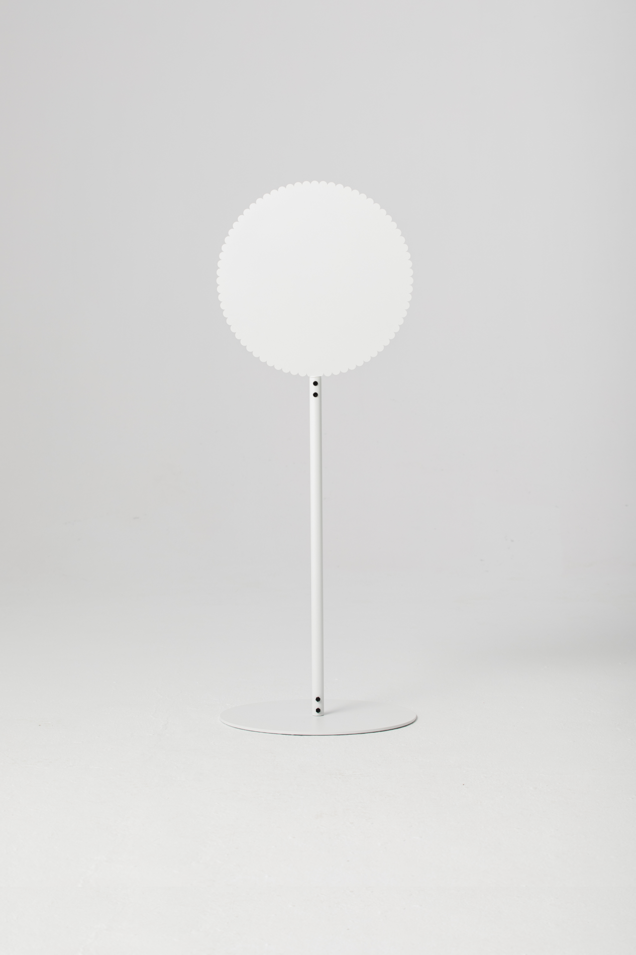 Daisy Standing Sign White