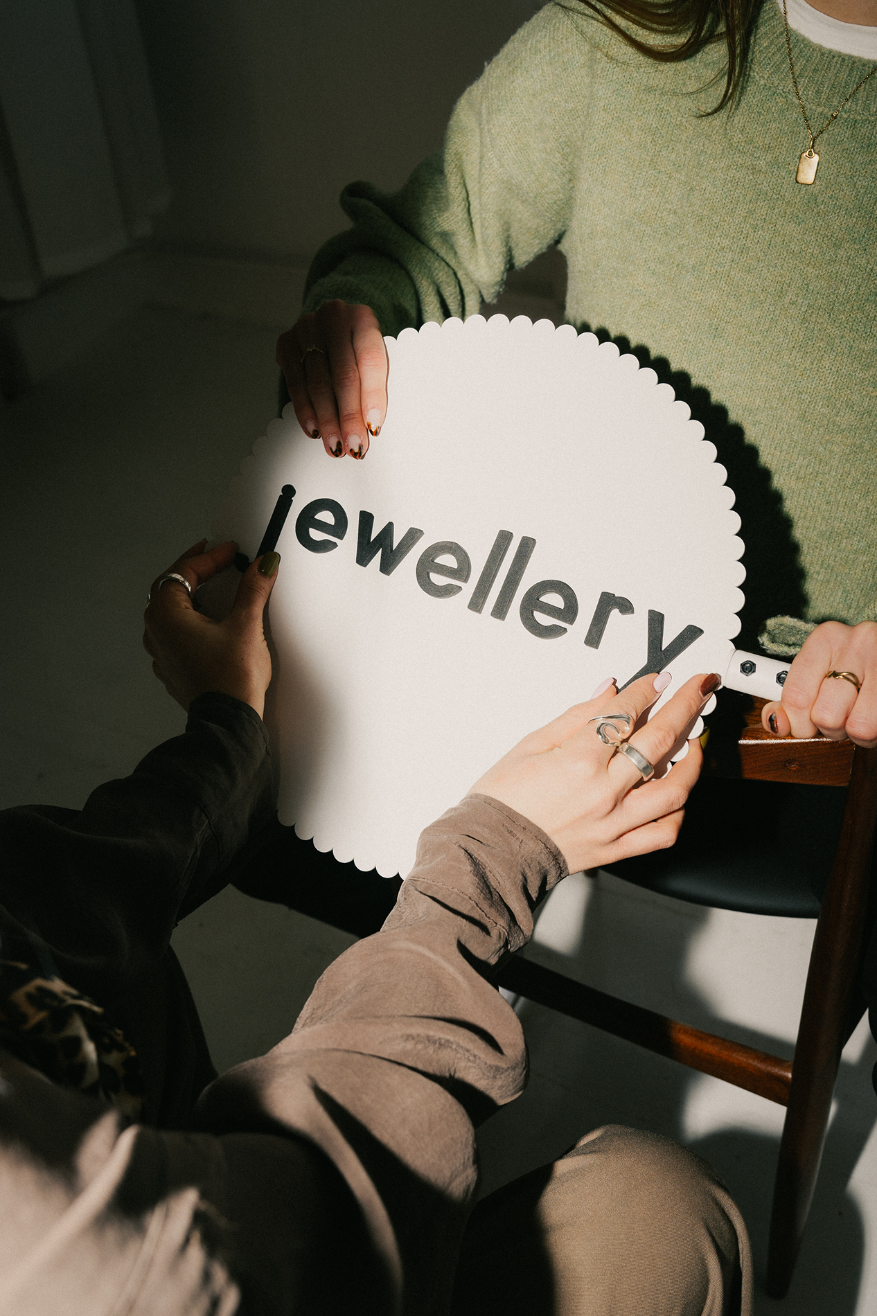 Daisy Standing Sign White