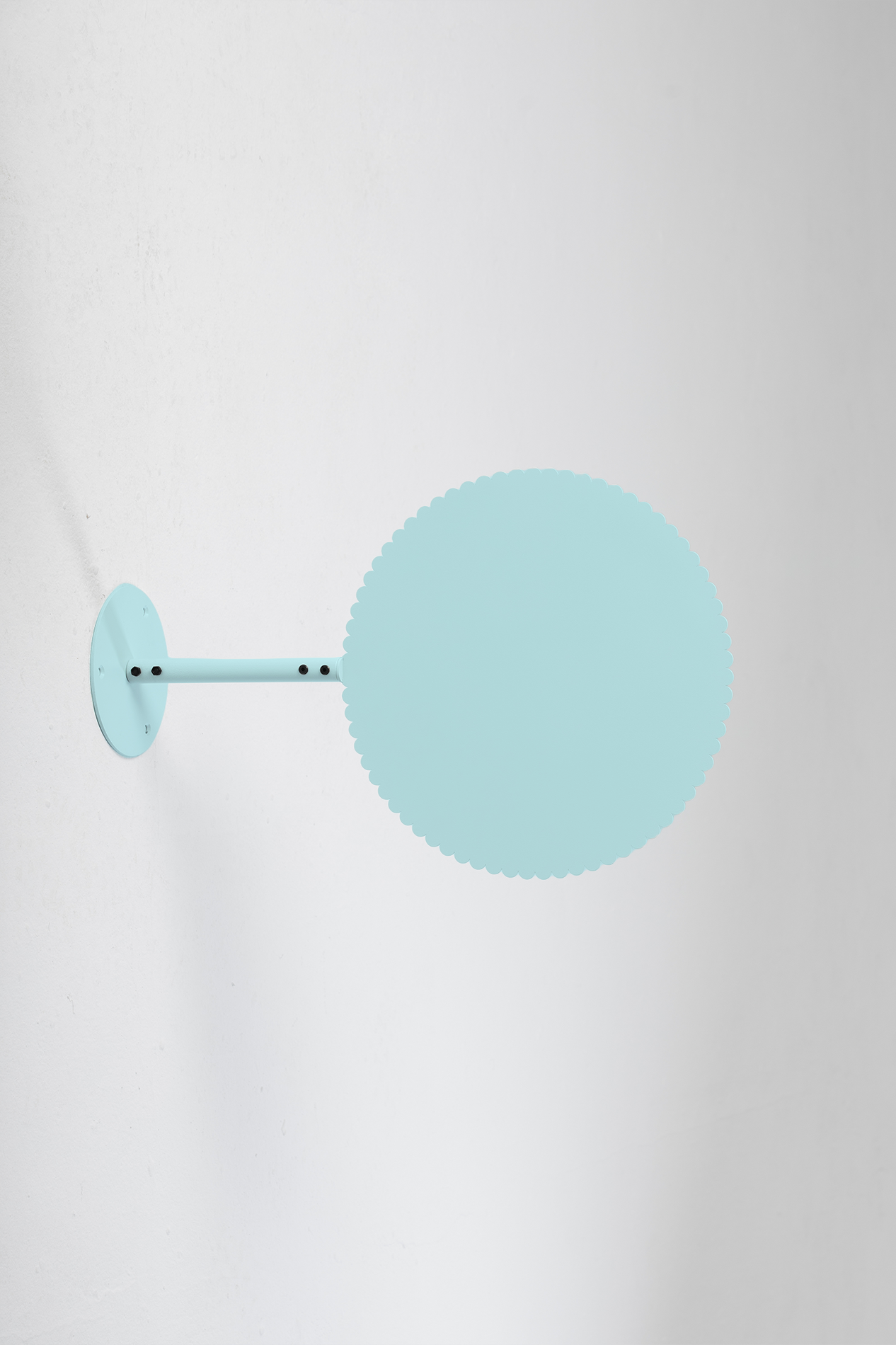 Daisy Hanging Sign Baby Blue