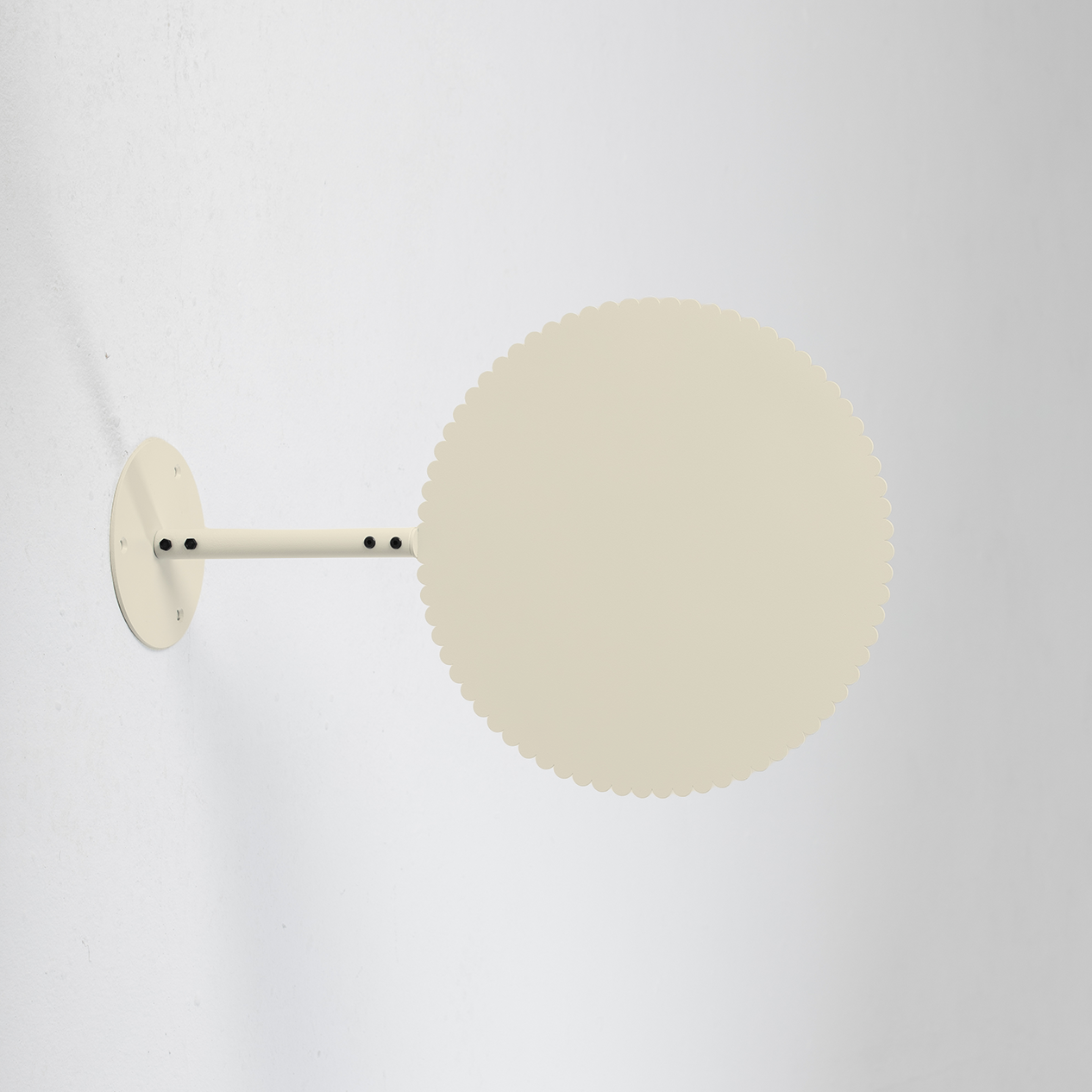 Daisy Hanging Sign Ivory