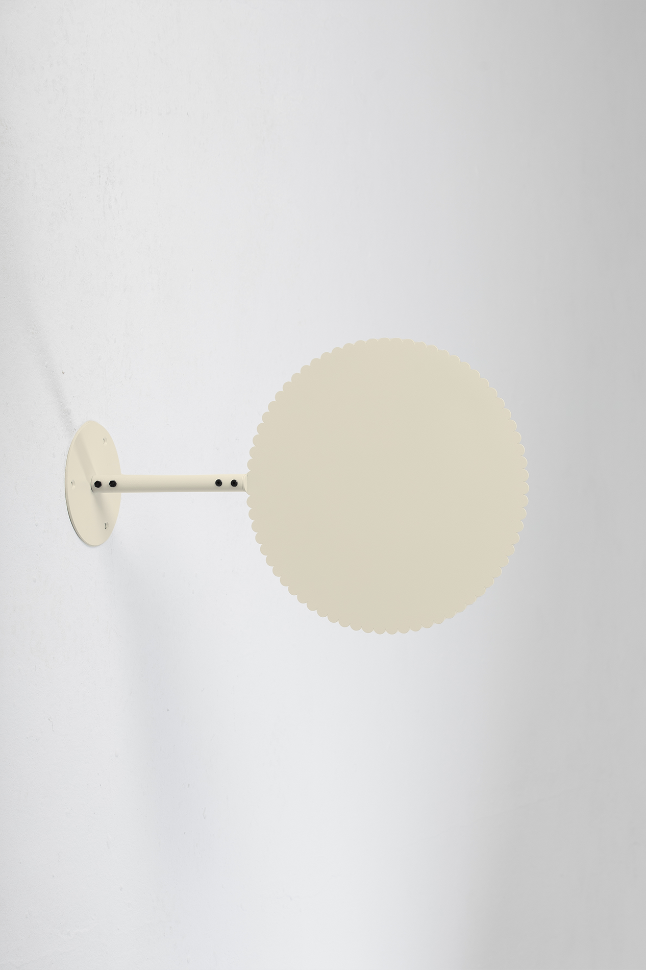 Daisy Hanging Sign Ivory