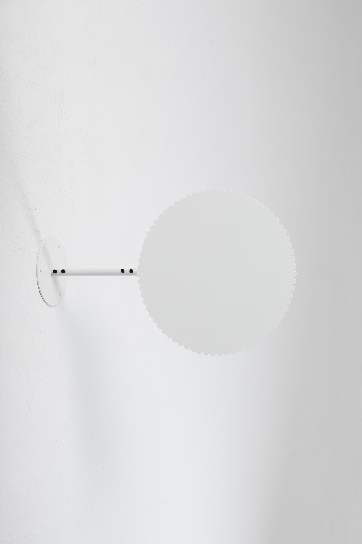 Daisy Hanging Sign White