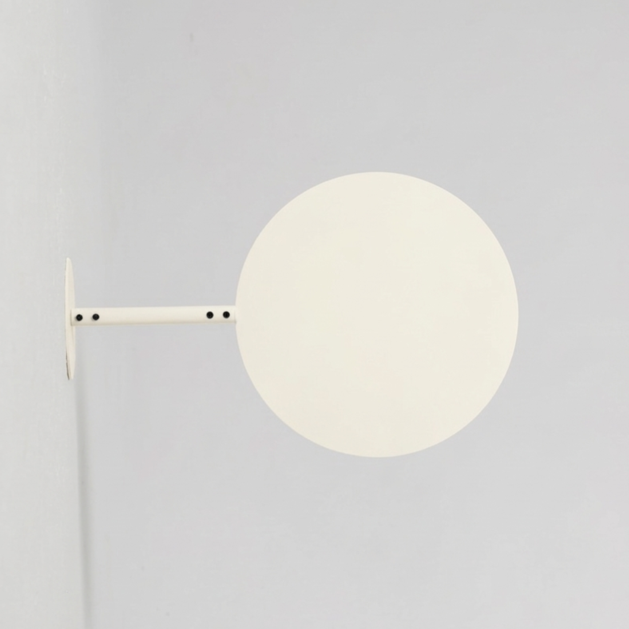 Round Hanging Sign Ivory