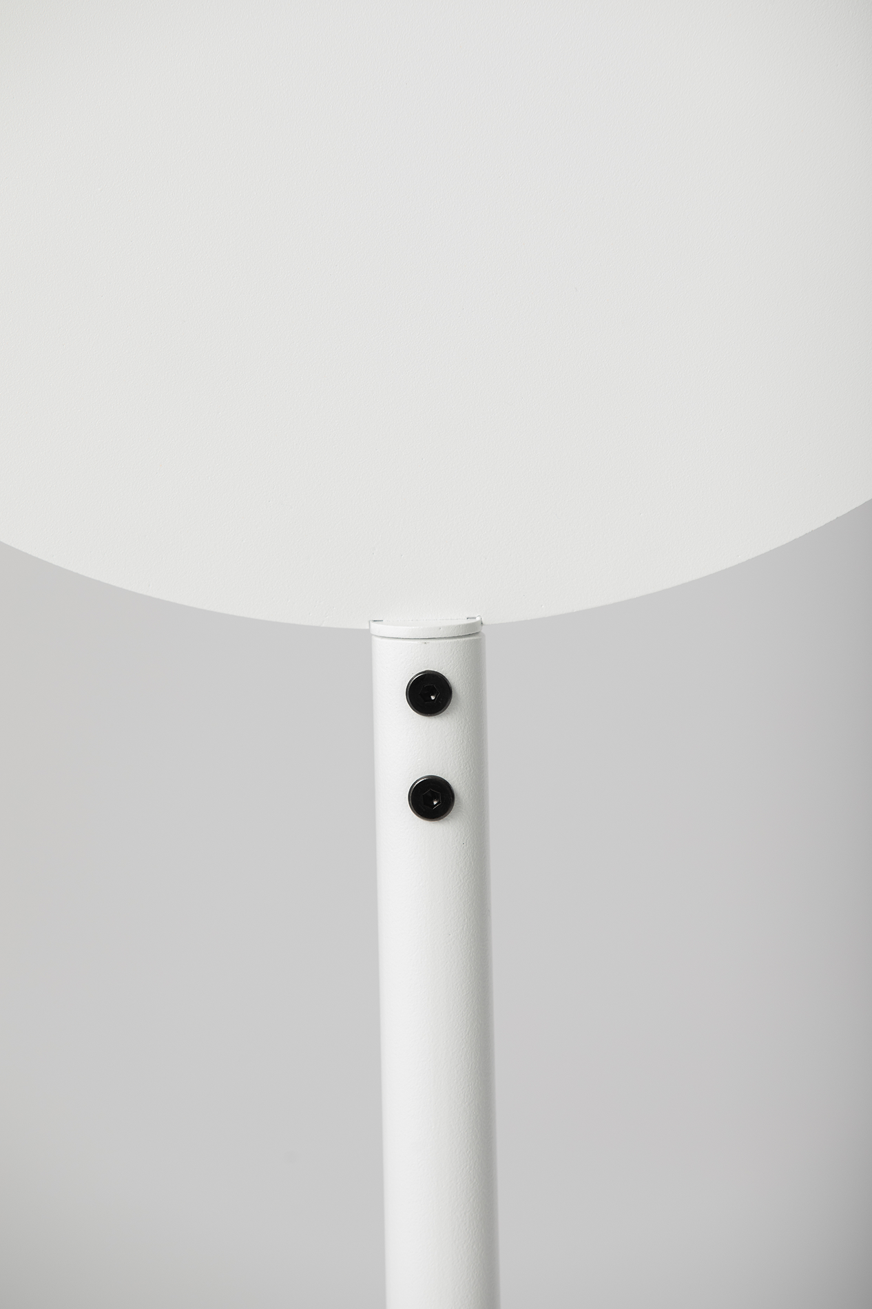 Round Standing Sign White